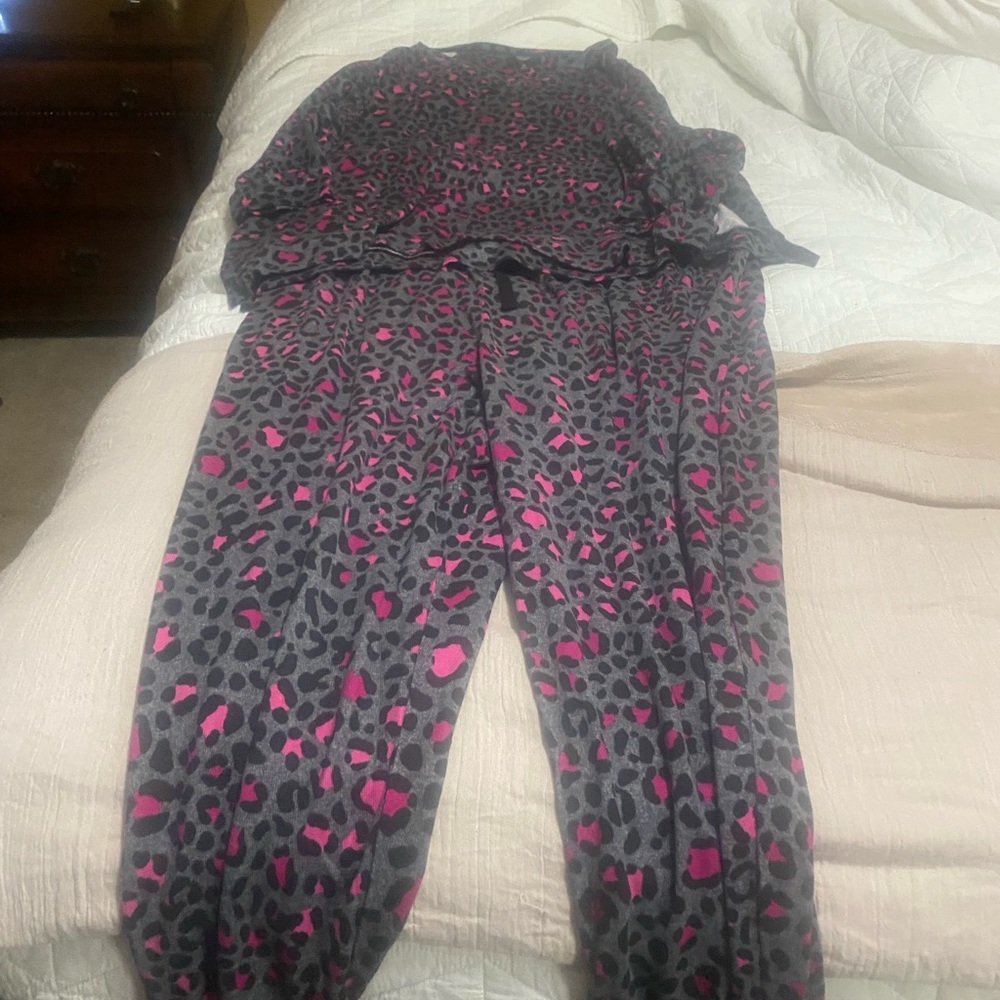 Simply Vera Vera Wang Pink and Gray Pajama Set